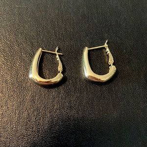 HRH Collection 70’s everyday hoops,style:medium. Item description in photos!